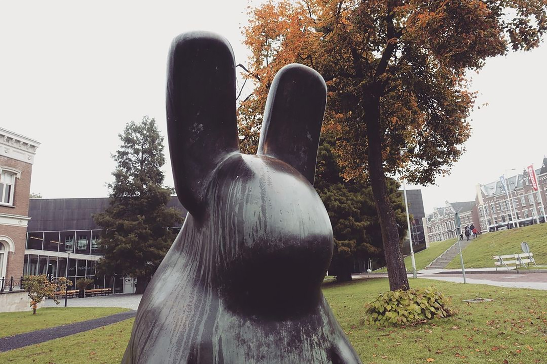 De Konijnen, by Tom Claassen (2003) at Kunthal Rotterdam.